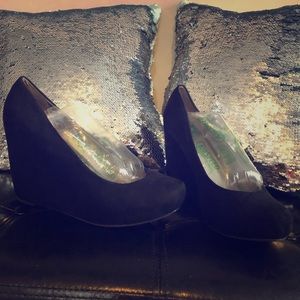 Women’s size 11 heels